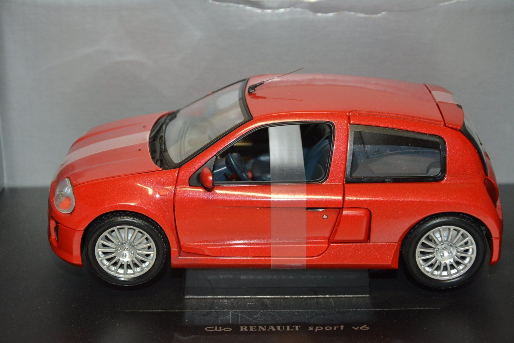 Renault Modellini d'auto: Renault Clio V6 Sport , Eagle , 1:18 – Nuovo e nell'imballaggio originale da Goldach venduto da Feivel9 1