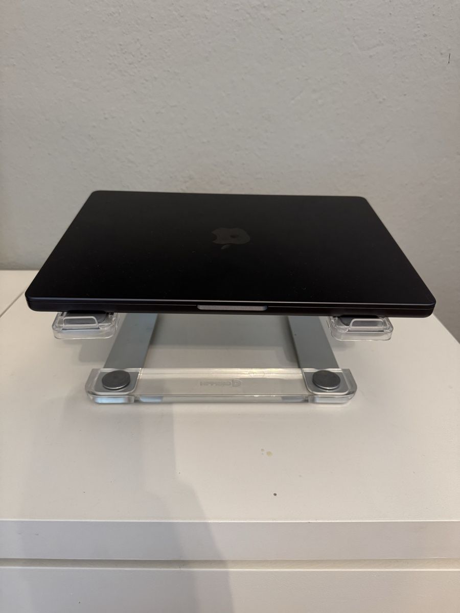 Racks & Cavalletti: Griffin Laptopständer Aluminium Silber  – Usato da Zürich venduto da giztee 1
