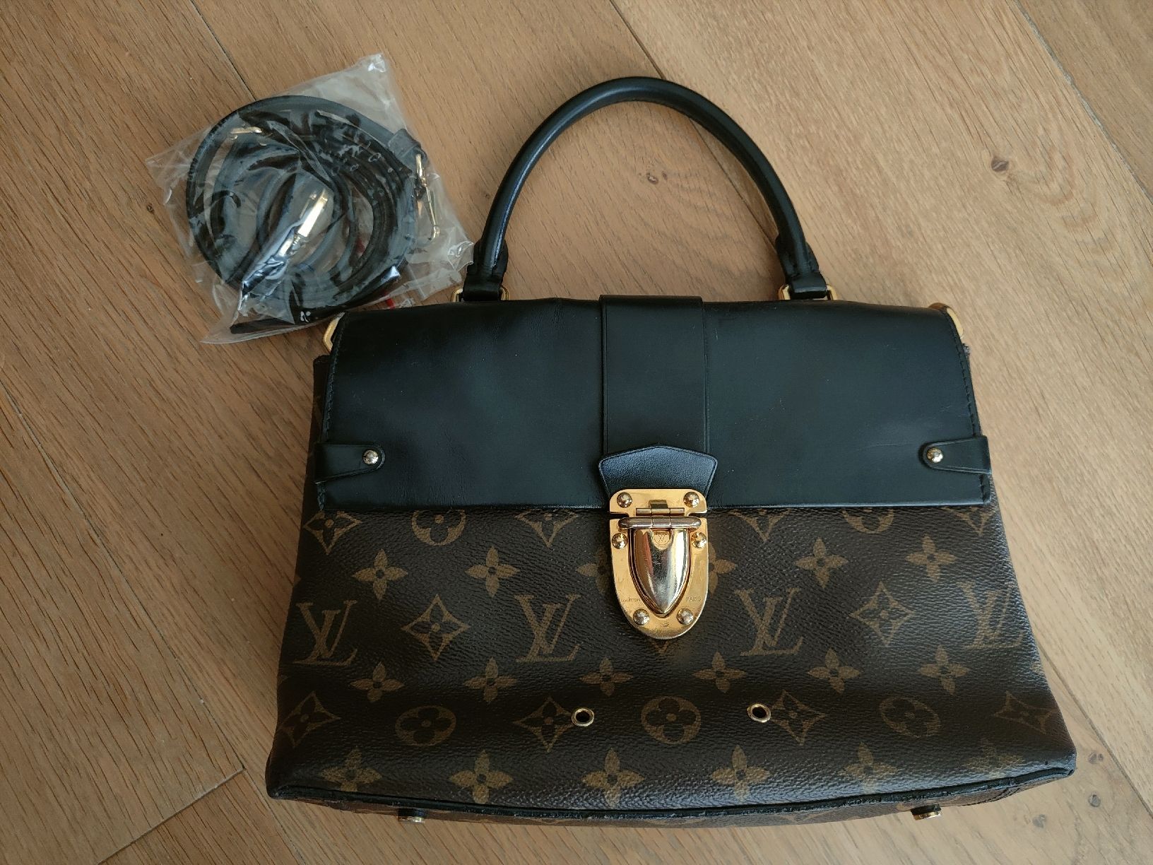 Louis Vuitton Sacs: Louis Vuitton one handle flap bag monogram – D'occasion à Zürich par R-2015 9