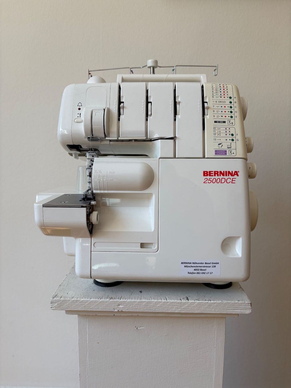 Bernina Macchine da cucire: Bernina 2500DCE Overlock Nähmaschine – Usato da Basel venduto da dontgettired