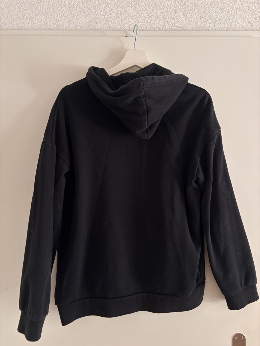 Pulls & Sweat-shirts: Kapuzenpullover schwarz – D'occasion à Lausen par Claudj1 1