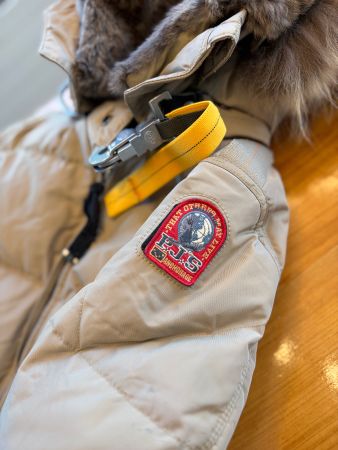 Parajumpers Daunenmantel beige mit Kapuze