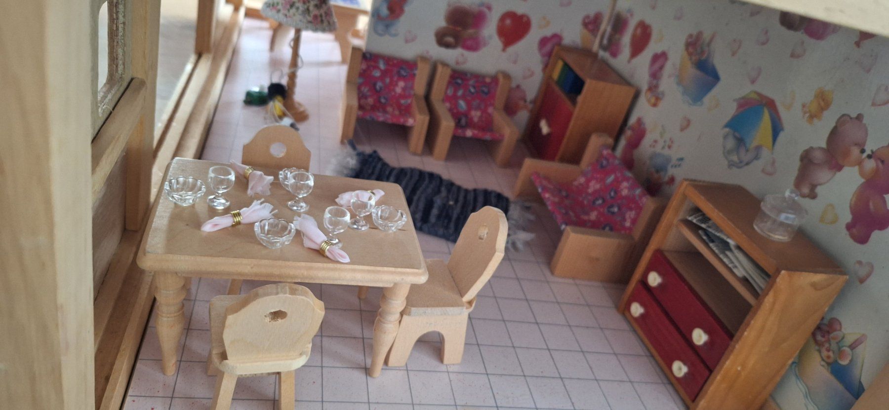 Case e mobili per bambole: Altes Puppenhaus – Usato da Möhlin venduto da Koala014 4