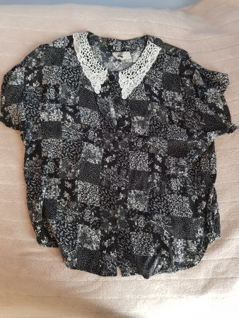 Schwarz - weiss kurzarm Bluse mit Rüschenkragen