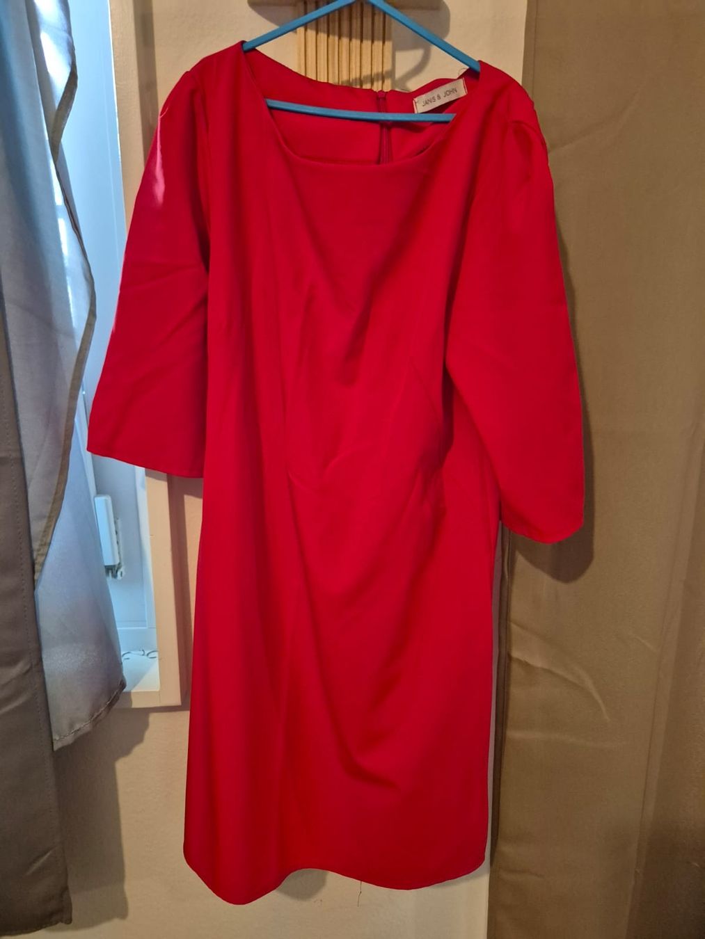 Robes: 8 robes / Tailles S/M – D'occasion à Vétroz par ValCortex 8