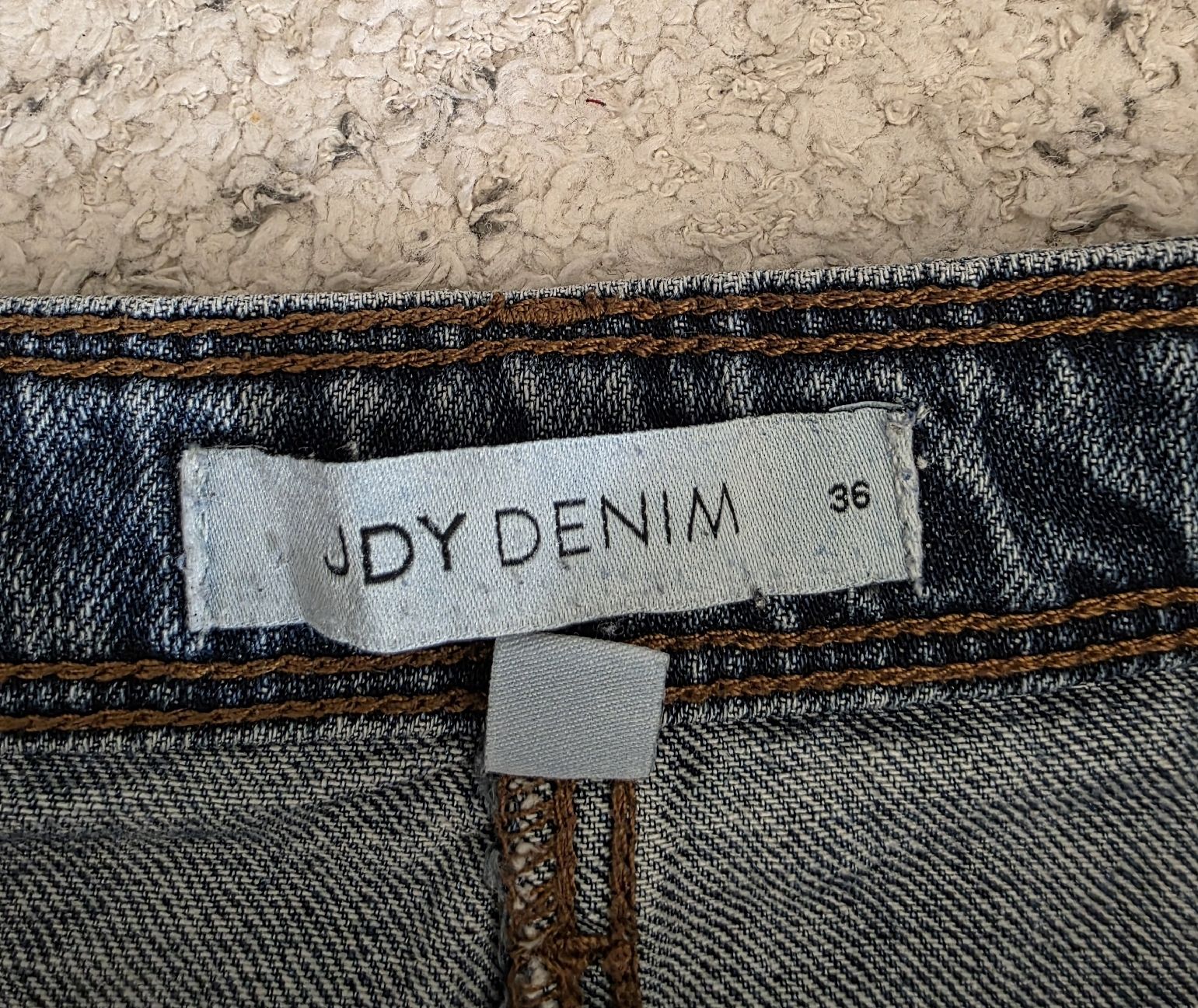 Gonne: Jupe en jean boutonnée JDV Denim, taille 36 – Usato da Vevey venduto da Renka2011 1