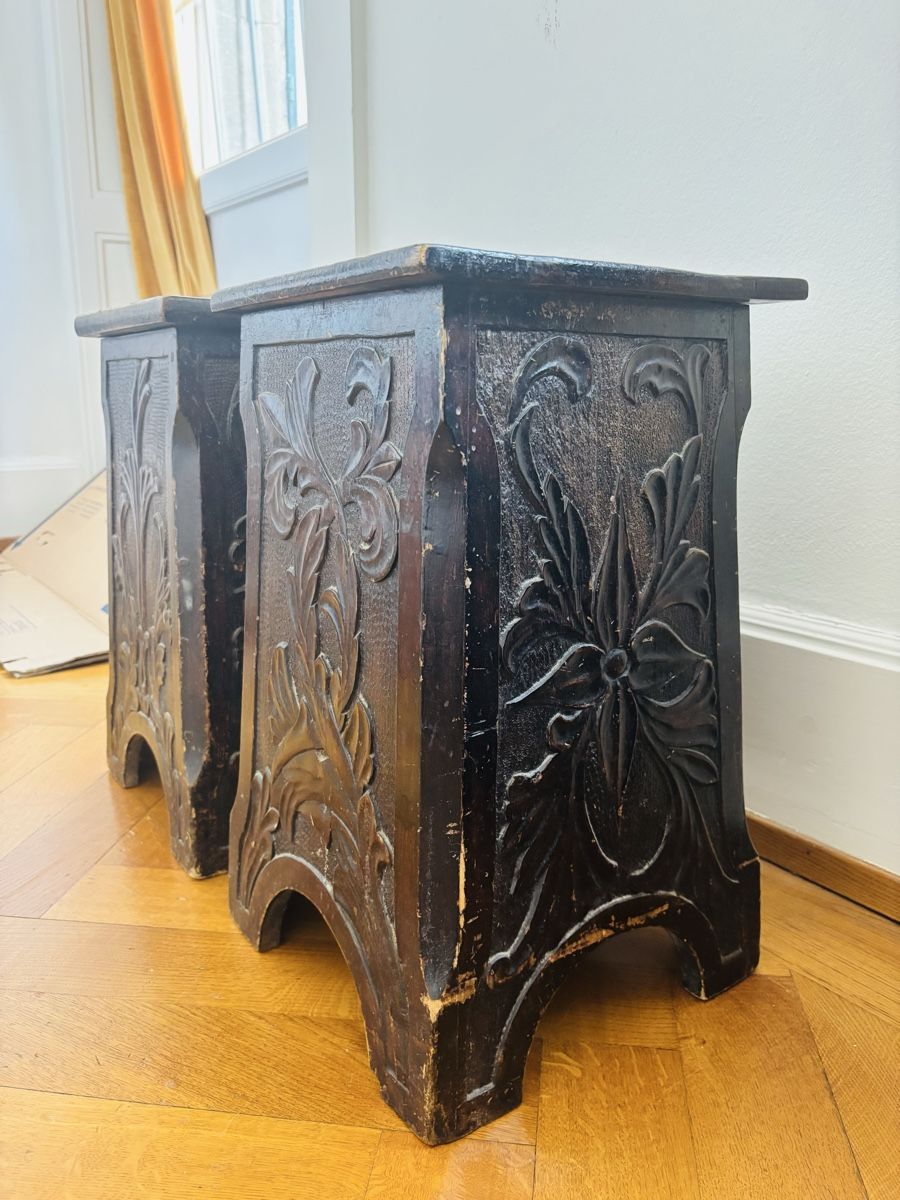Tabourets: Jugendstil: 2 Hocker aus Holz – D'occasion à Payerne par steffifille 1