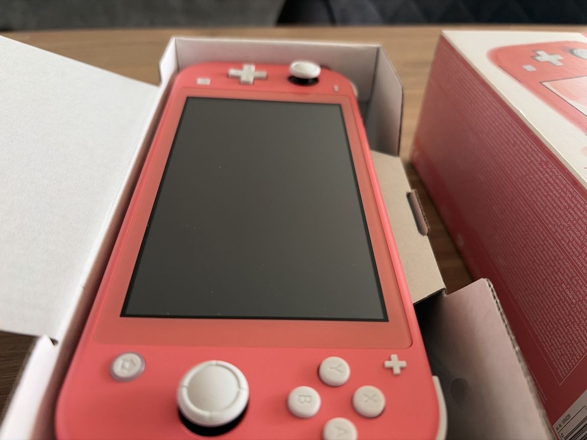 Nintendo Console: Nintendo Switch Lite Koralle - Inkl. Originalverpackung – Nuovo e nell'imballaggio originale da Schlieren venduto da tolga212 1