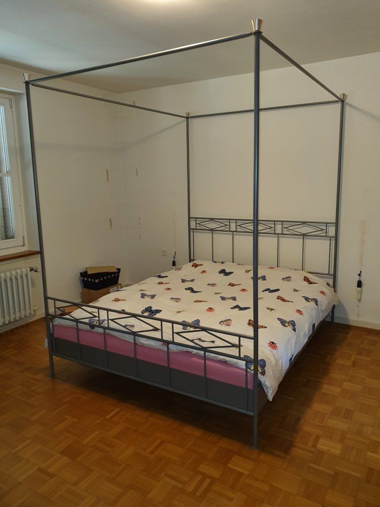 Betten: Romantisches Himmelbett, 160 x 200 cm, Doppelbett – Gebraucht aus Basel von Rolibus