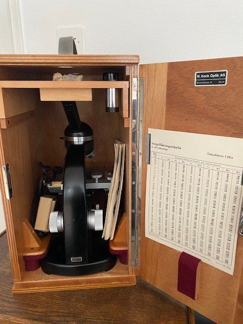 Leitz Microscopi: MIKROSKOP -SET  ERNST LEITZ WETZLAR – Usato da Chur venduto da silbermon