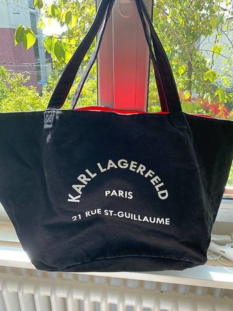Tote bag