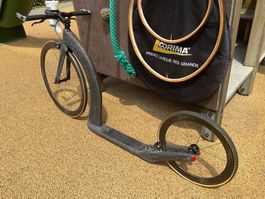 Carbon Racing-Scooter/Footbike/Tretroller/Trottinet 28/24“