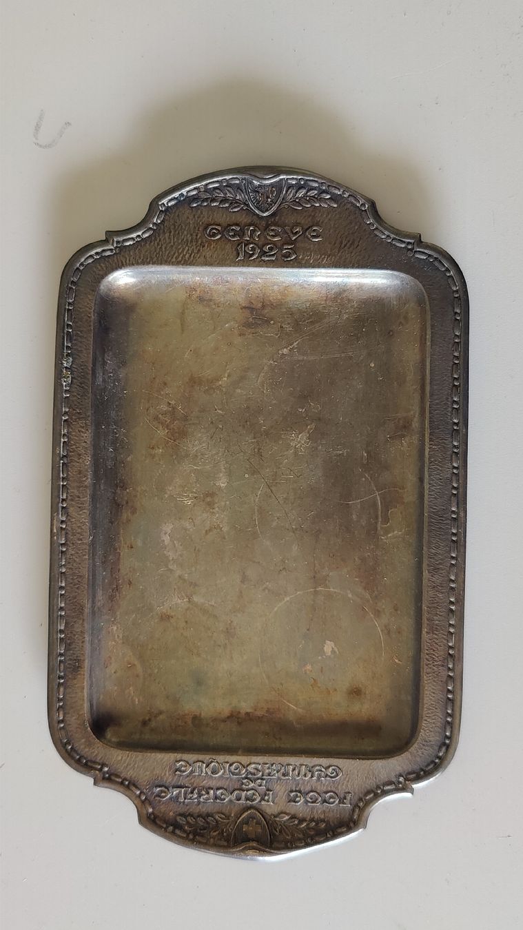 Piatti di portata: Antikes Tablett Geneve 1925    (L16) – Usato da Aarau venduto da bro_9zsg