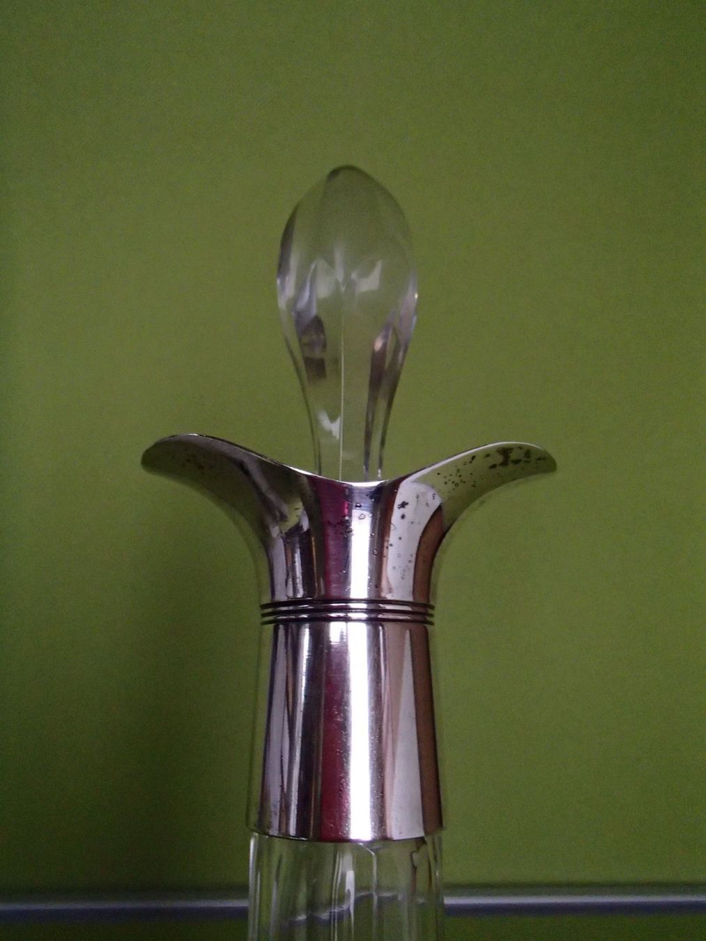 Caraffe: kleine geschliffene  Karaffe mit versilbertem Hals – Usato da Schöfflisdorf venduto da pullux 2