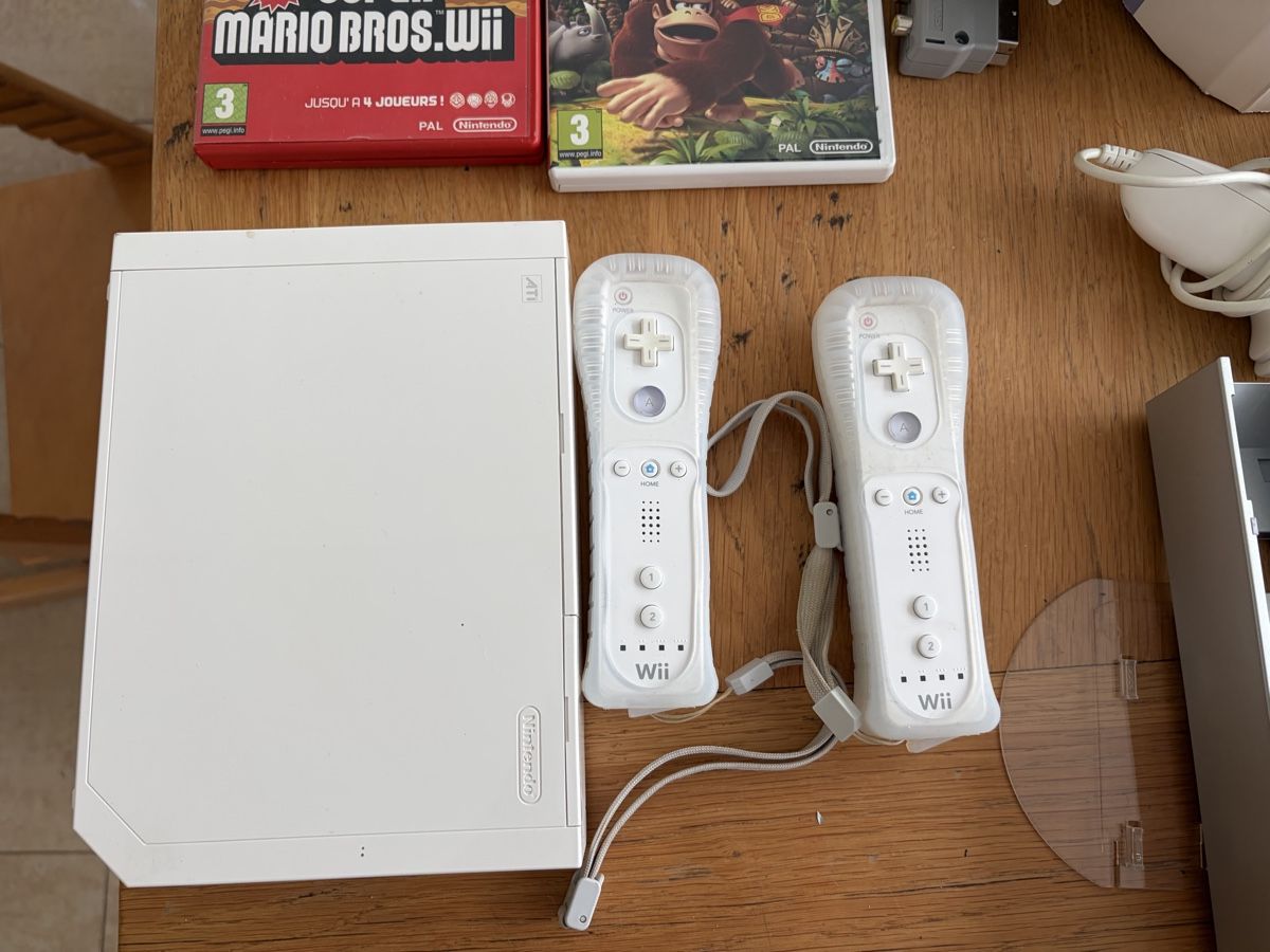 Nintendo Console: Console Wii avec 3 jeux  – Usato da Echallens venduto da JAR69 3