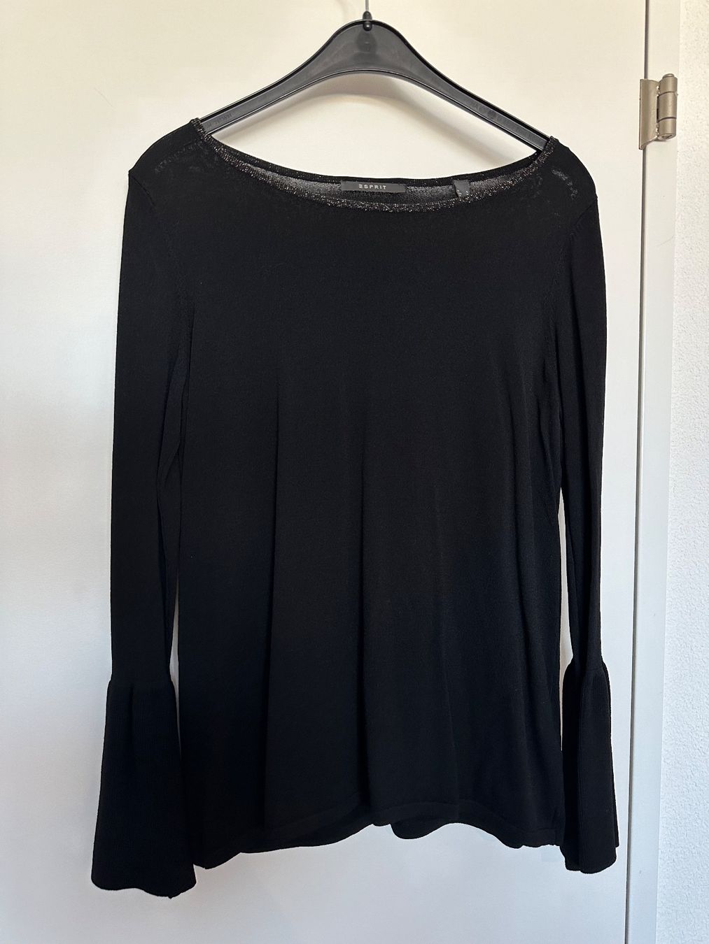Esprit Maglioni & Felpe: Esprit Pullover mit Glitzer-Rand - S/M - NEU! – Nuovo (secondo la descrizione) da Pfäffikon SZ venduto da ansyyy