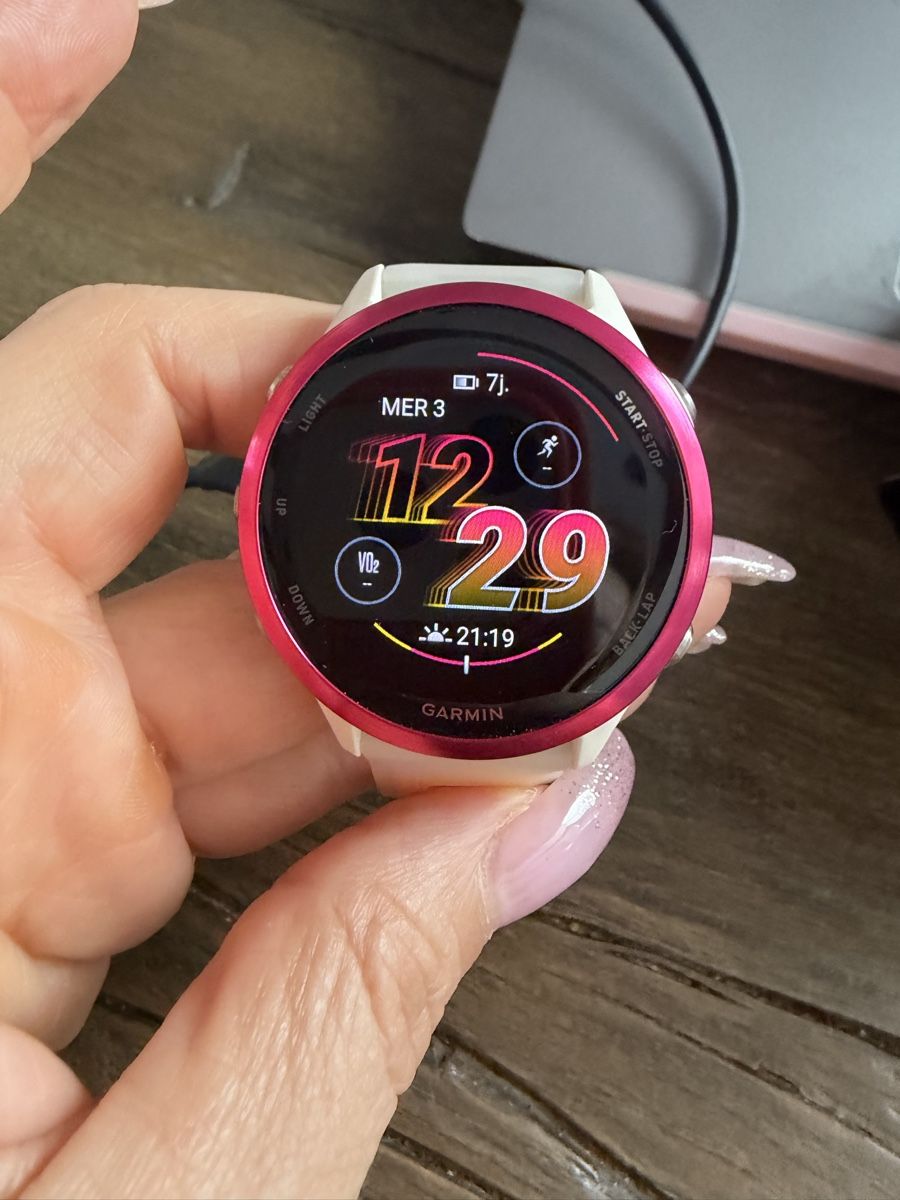 Garmin Smartwatch: Garmin forerunner 570 - 42mm – Neuf (Voir description) à lausanne par Boulet2001