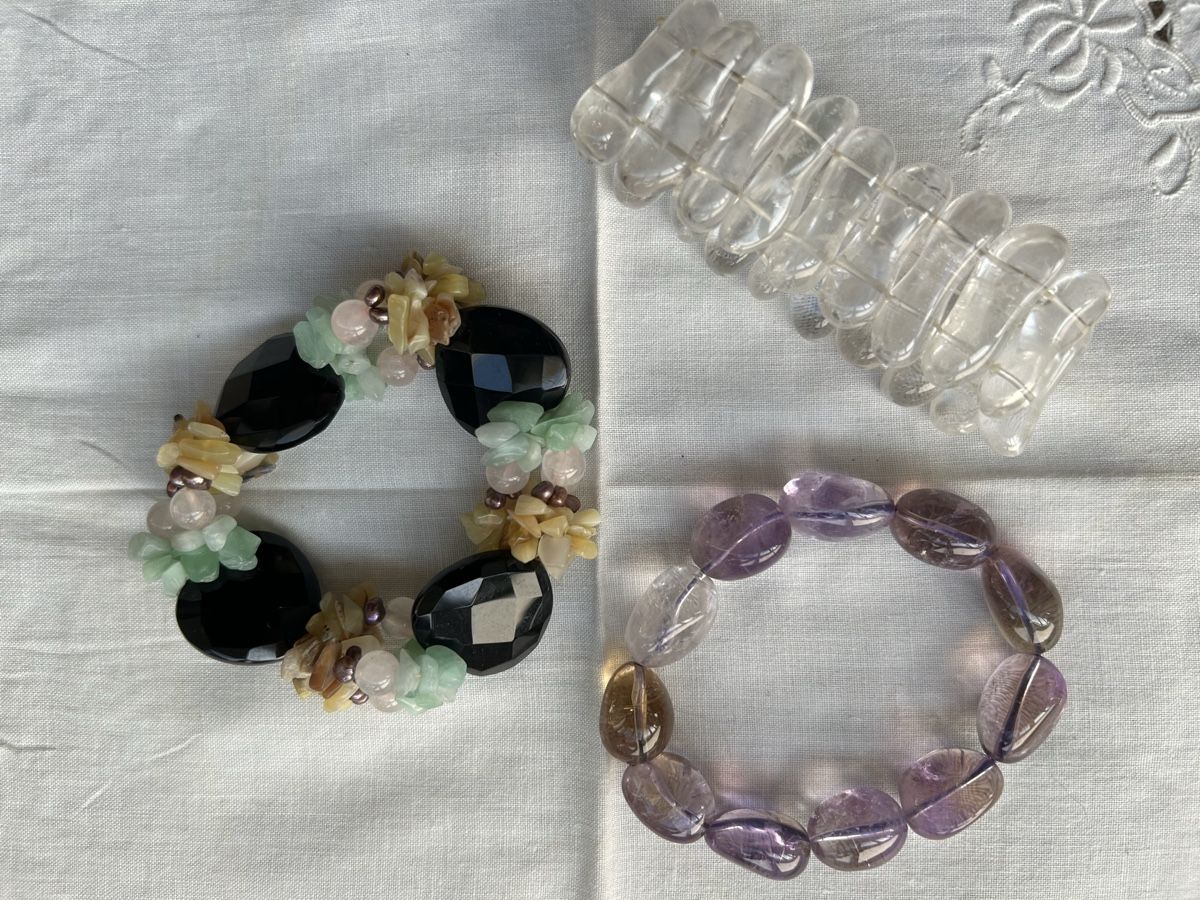 Altri gioielli: Drei Armbänder Edelsteine – Usato da Birsfelden venduto da Exclusivity 1