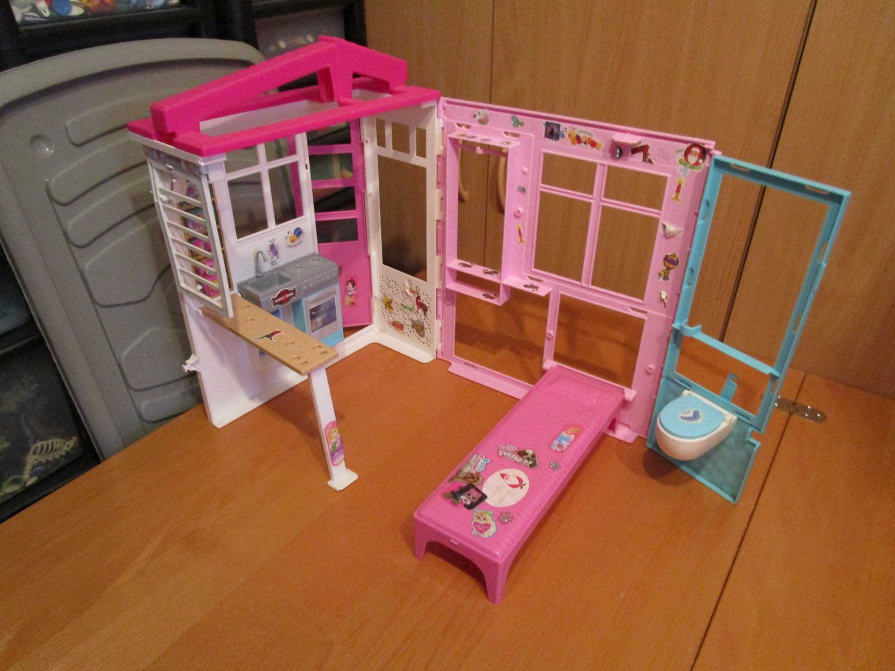 Giocattoli: Barbie  -  Kofferhaus – Usato da Wetzikon ZH venduto da Storchadebar