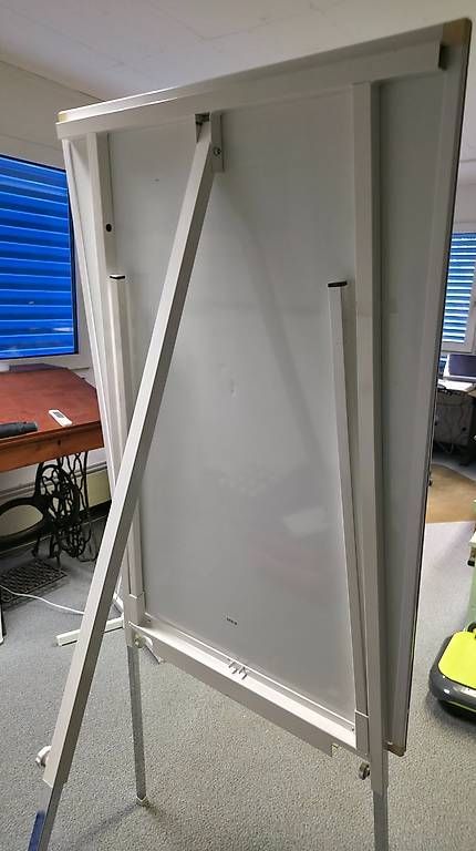 Lavagne: Flipchart mit Papierblock  stabil und höhenverstellbar – Usato da Samstagern venduto da riha08 1