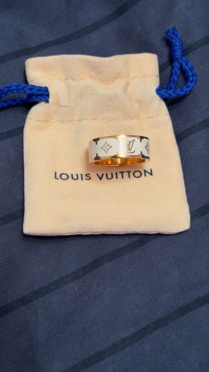 Bagues: Ring von LV – Neuf avec emballage d'origine à Gerlafingen par R8ts 2