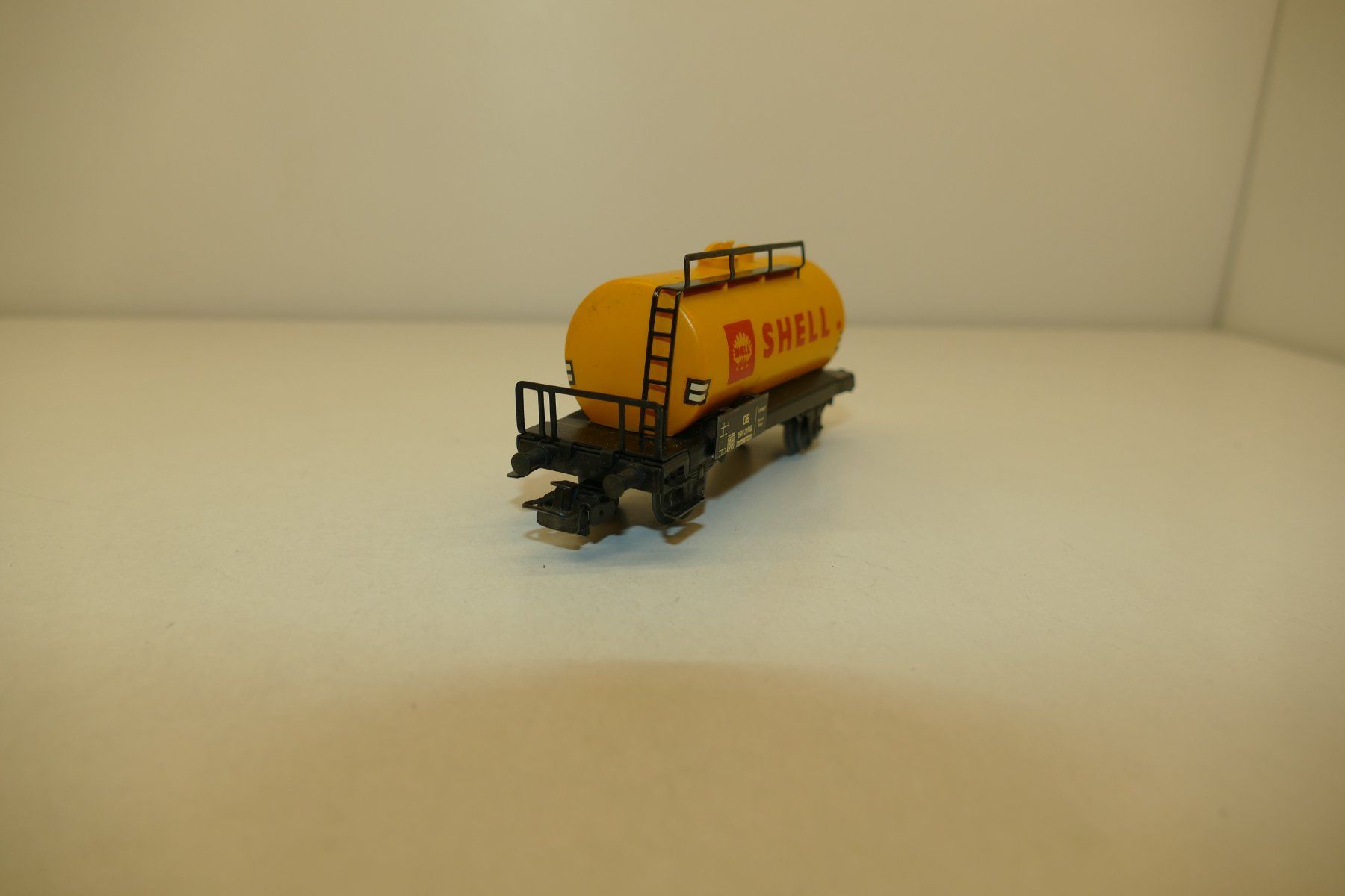 Märklin Modellini di ferrovie: Märklin H0: DB Kesselwagen Shell – Usato da Niederhasli venduto da rail-duerst 1