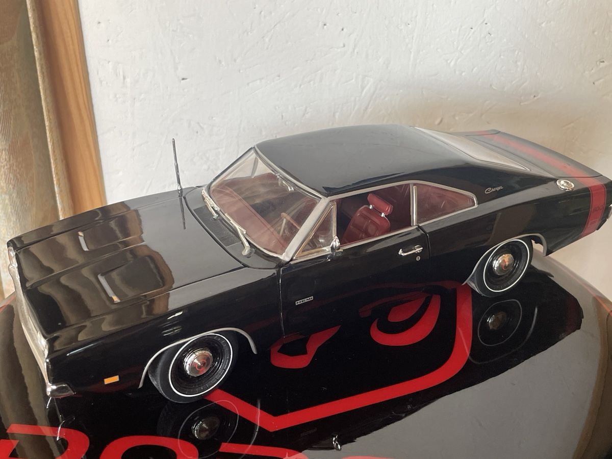 Dodge Modellini d'auto: Dodge Charger R/T, 1969, Schwarz, Modellauto – Usato da Goldingen venduto da FirebirdLady92