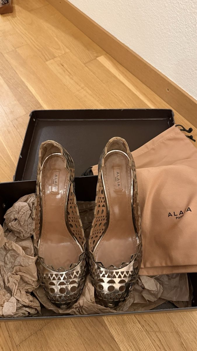 Alaia Damenschuhe: Alaia heels 39 – Gebraucht aus Neuchâtel von ClosetSwap