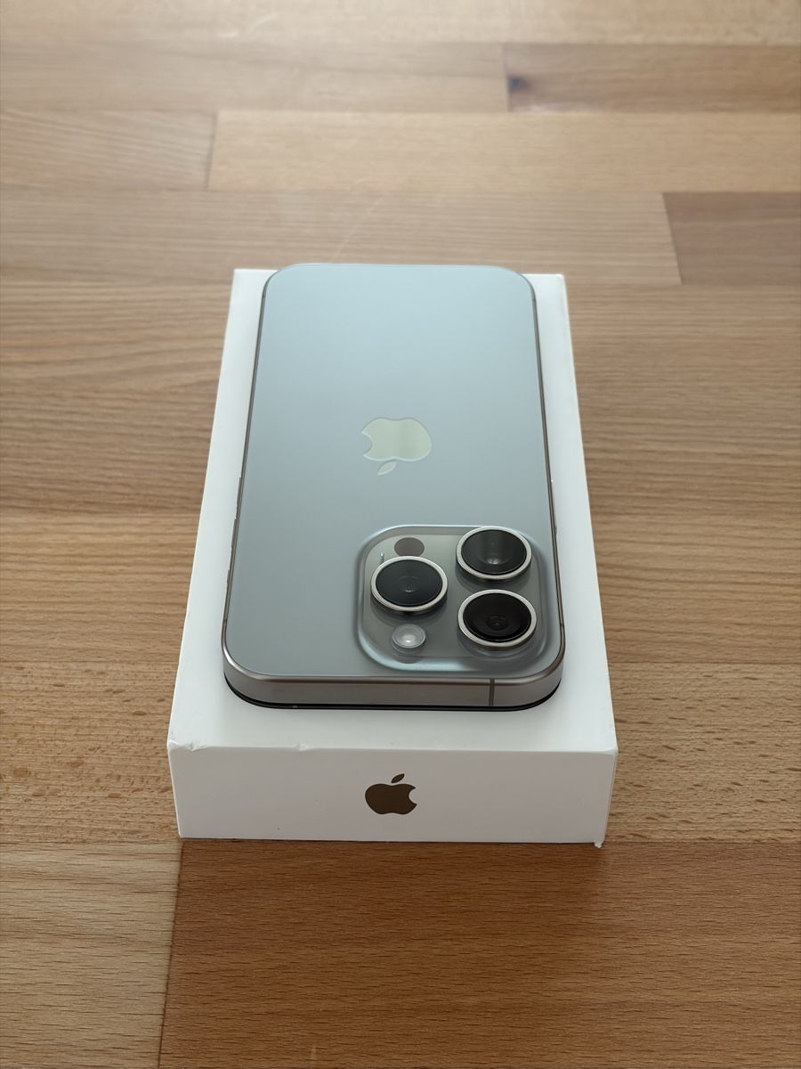 Apple Telefoni cellulari / Smartphones: iPhone 15 Pro 128 GB Titan, 89% Akku – Usato da Sennhof venduto da san_5tzy 5