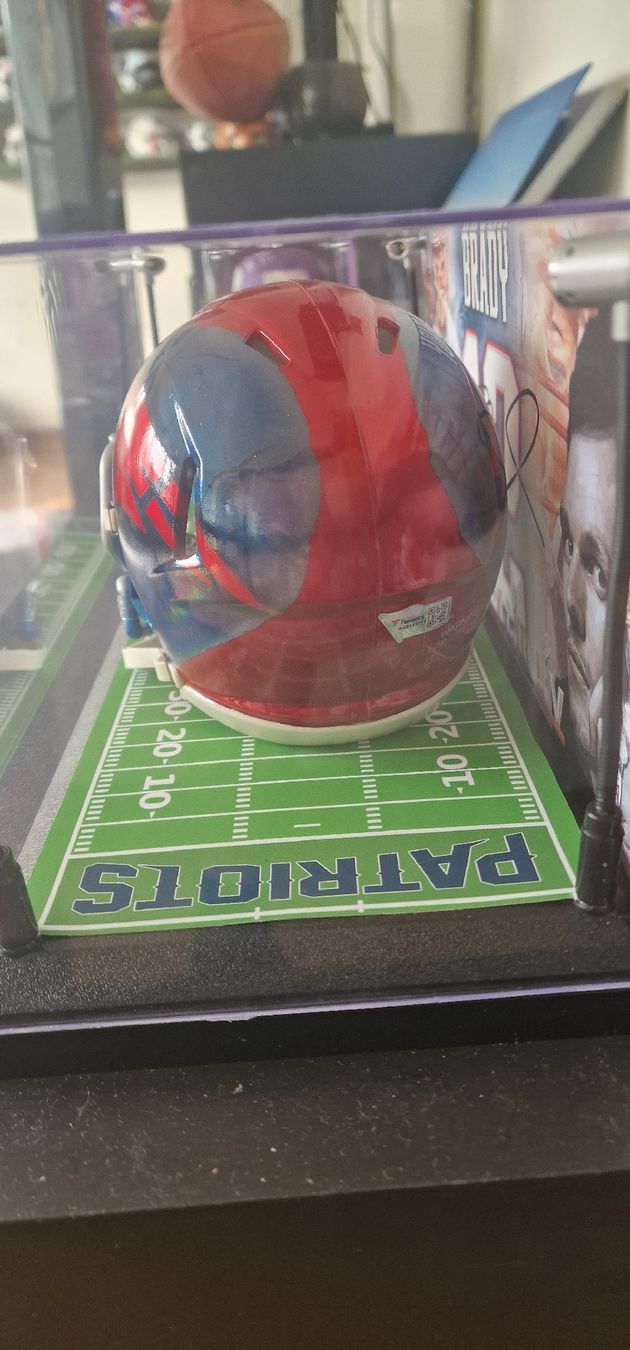 NFL Antike Kleidung: Tom Brady The Goat handpainted mini Helm mit Vitrine – Neu (gemäss Beschreibung) aus Bremgarten AG von Odin85 2