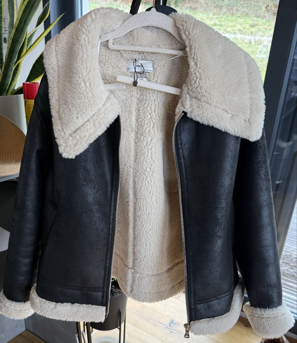 Mango Jacken: Mango Warm Winter Jacket, size L, Black, Faux Fur – Gebraucht aus St-Gingolph von Ynatka 1