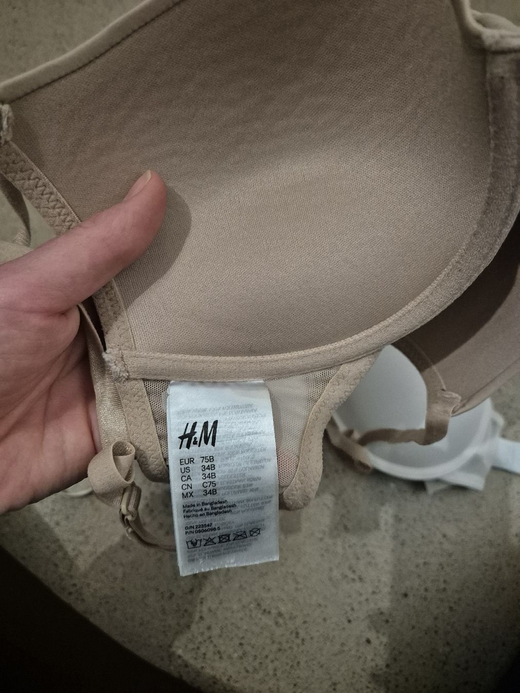 H&M Autres dessous: Zwei Push-Up BHs – D'occasion à Schlieren par nat_76vd 4