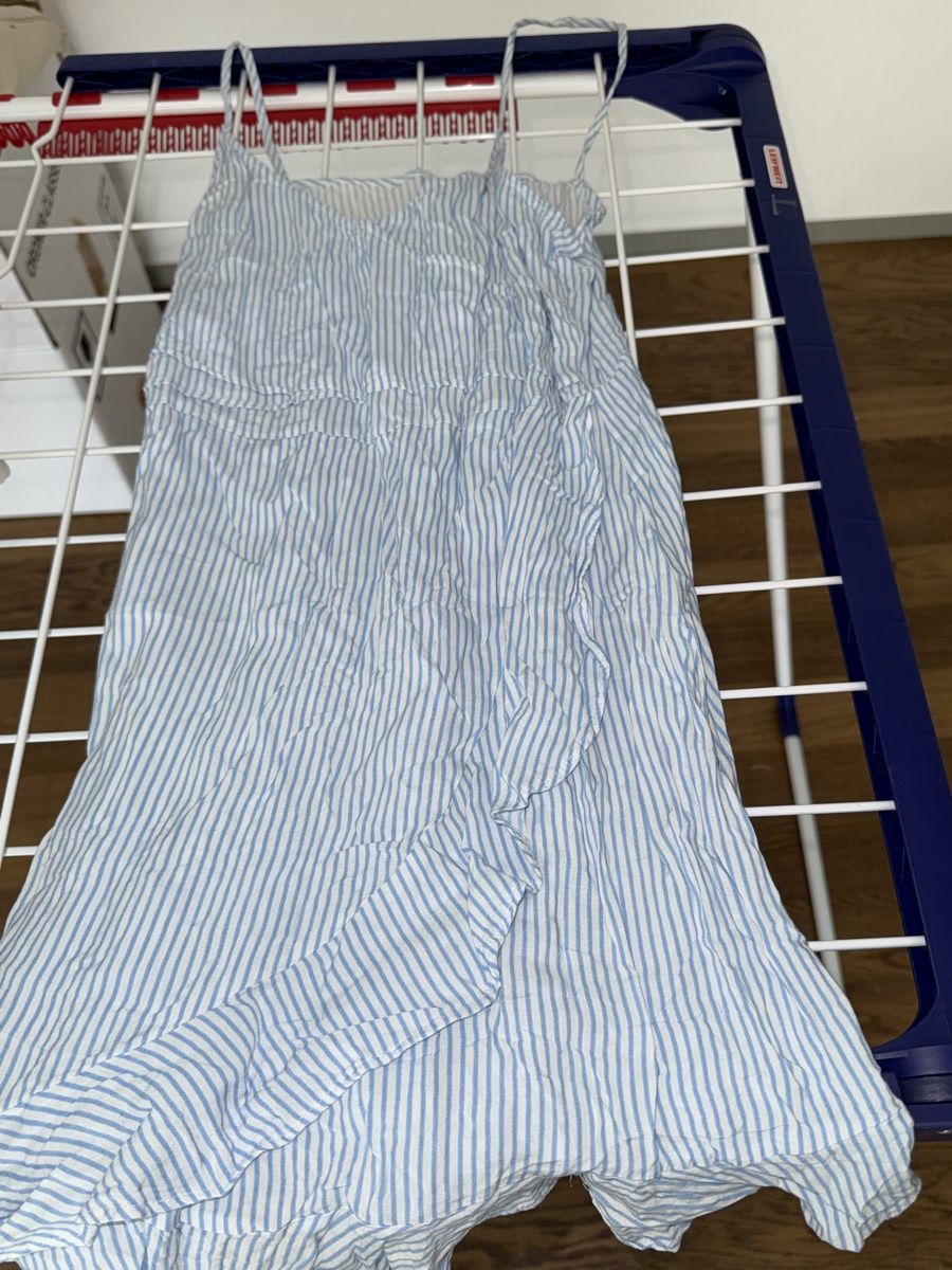 H&M Vestiti: Weiss/Blau Sommerkleid mit Wickellook Grösse 38 – Usato da Zürich venduto da bia_6kmj
