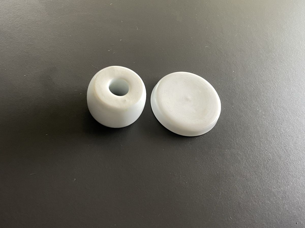 Tassen: Muji porcelain toothbrush holder – Gebraucht aus Zürich von MariKondo 2