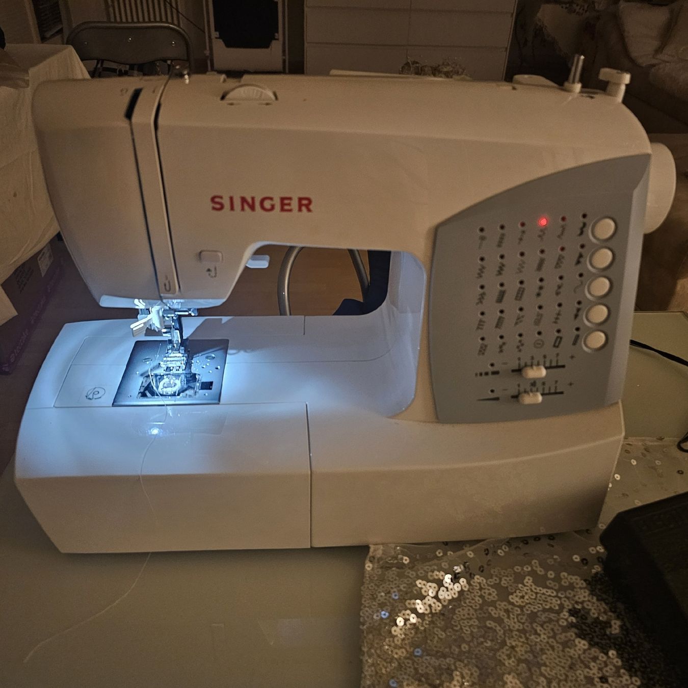 Singer Nähmaschinen: singer nähmaschine – Neu (gemäss Beschreibung) aus wolfhalden von 46464646 8