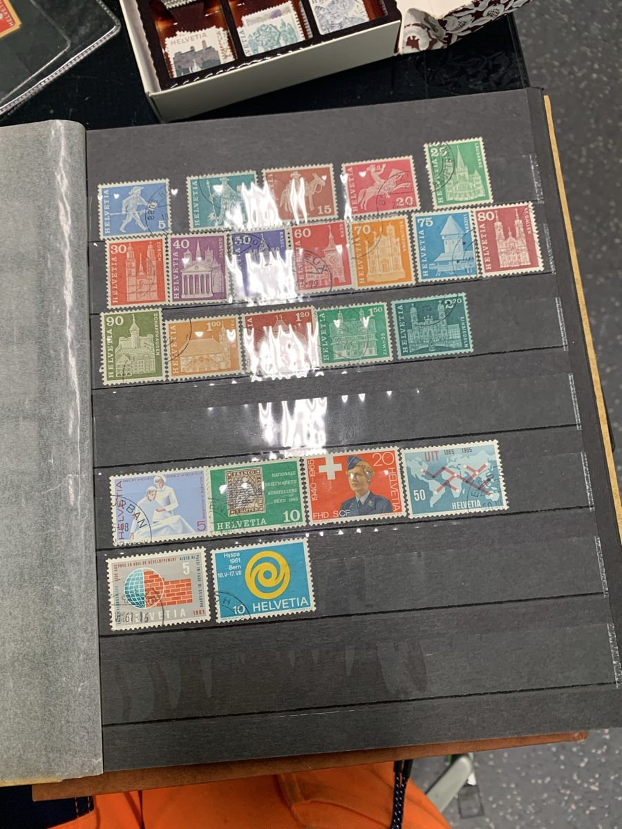 Tous les timbres: Briefmarken Album Konvolut  – D'occasion à Aefligen par vw-golf 1