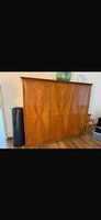 Holzschrank