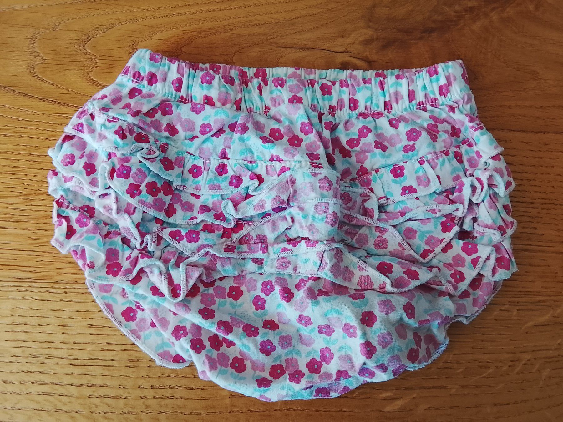 H&M Pantaloni: Hose Gr. 62 – Usato da St. Gallen venduto da Okonomyiaki 1
