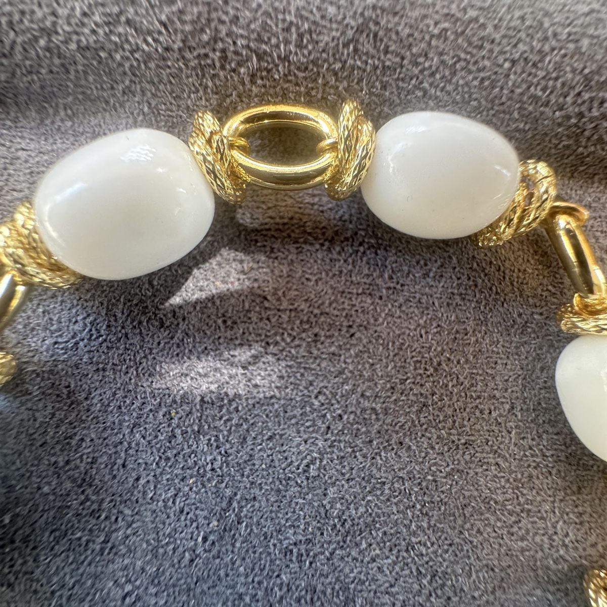 Bracciali & Braccialetti: Armband mit Weisser Achat. Handarbeit  – Nuovo e nell'imballaggio originale da Kriens venduto da Hortensie6 3