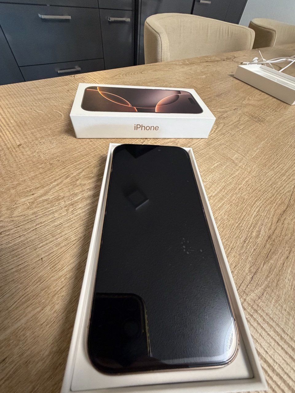 Apple Telefoni cellulari / Smartphones: iPhone 16 Pro 256 GB – Usato da Niederbuchsiten venduto da karloskastaneza 1