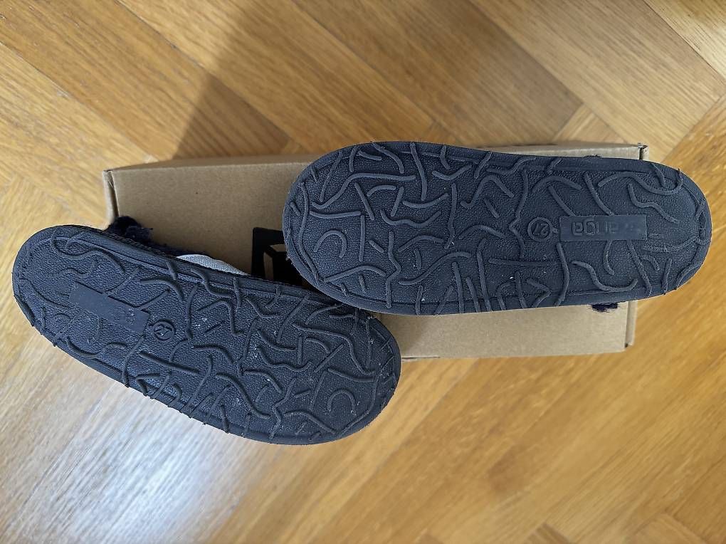 Scarpe per ragazze: Nanga Hausschuhe Gr. 27 – Usato da Zürich venduto da JumaRiku 2