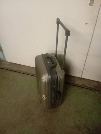 Hartschalenkoffer silber 4 Rollen Teleskopgriff gebraucht...