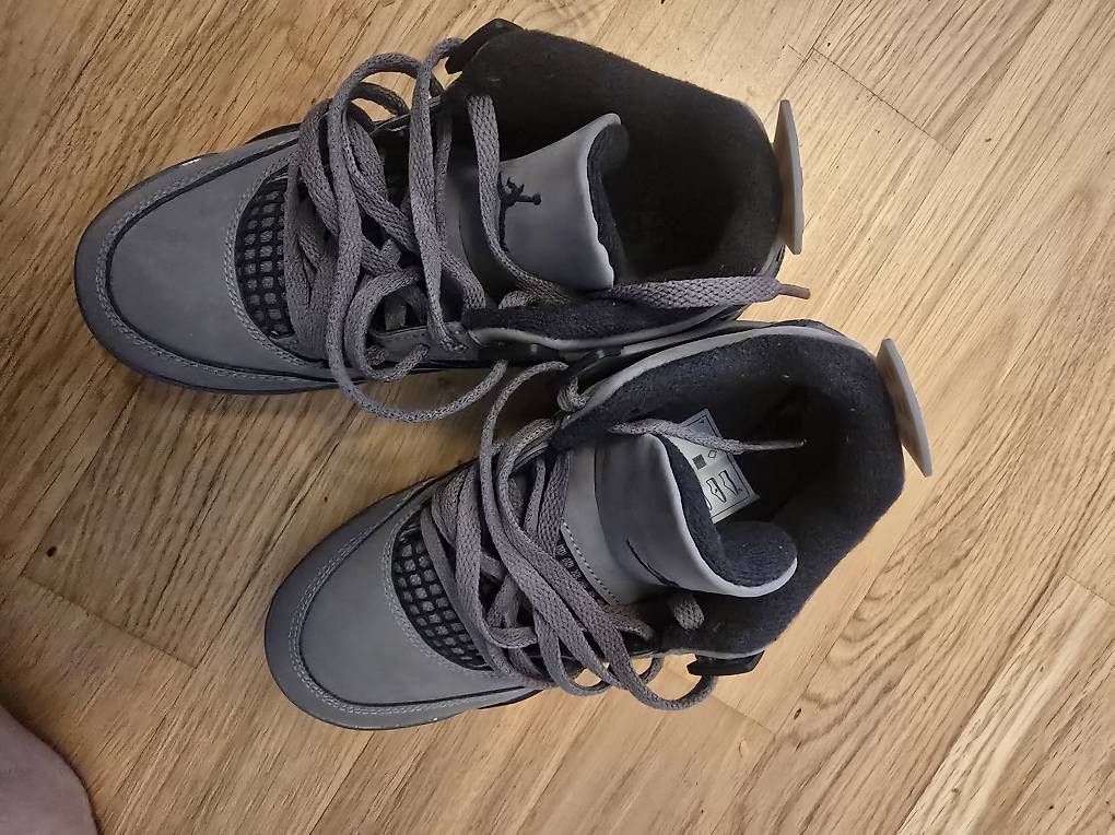 Scarpe per ragazzi: Neue Nike/Jordan Turnschuhe gr.33 – Usato da Therwil venduto da JosefinaV 3