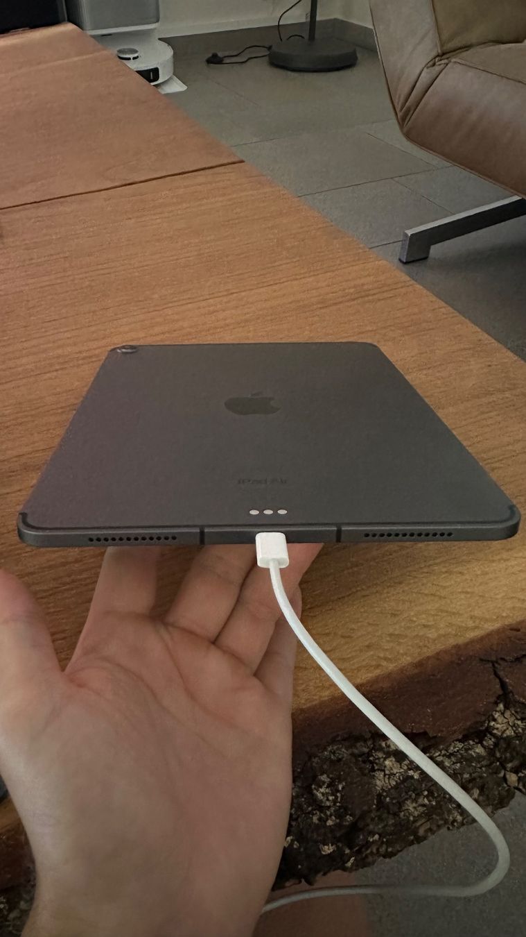 Apple Tablettes PC: iPad Air M1 / 5G / 256GB / black – D'occasion à Pfäffikon ZH par narteq 2