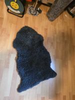 Dunkelblauer Schaffellimitat, super Zustand!