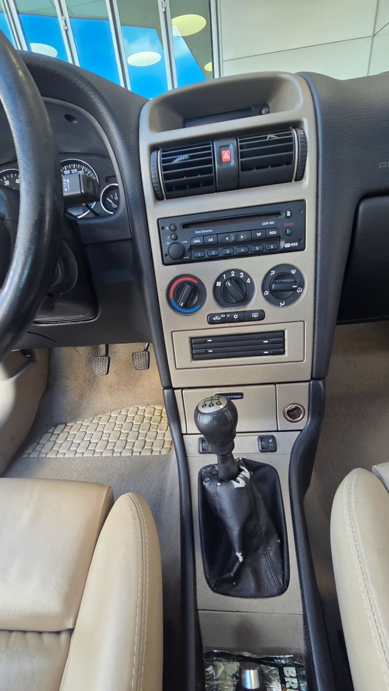 Opel Autos: Opel Astra 2.2 Bertone – D'occasion à Frenkendorf par vladi010 5