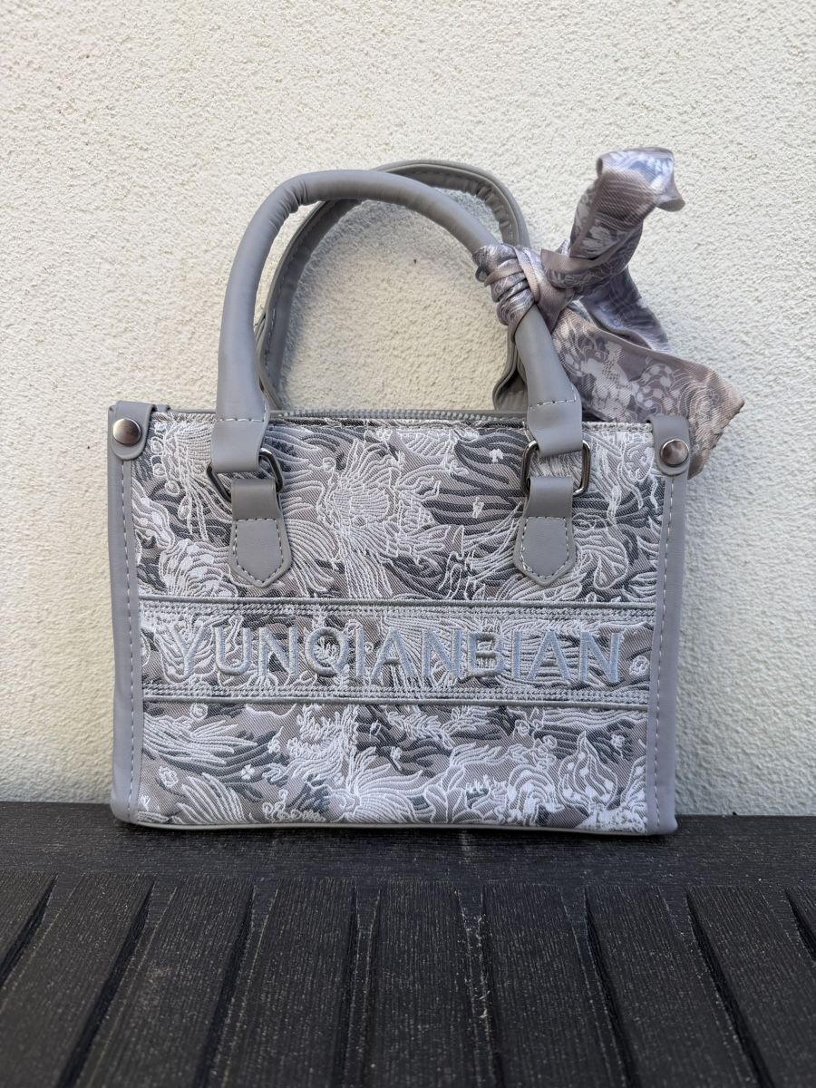 Borse da donna: Graue Tasche / Sac gris / Borsetta grigia – Usato da Pregassona venduto da Sangiovese100