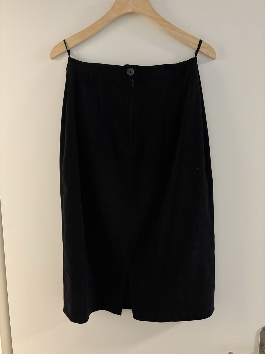 Gonne: Eleganter schwarzer Midirock – Usato da Luzern venduto da aloevira 2