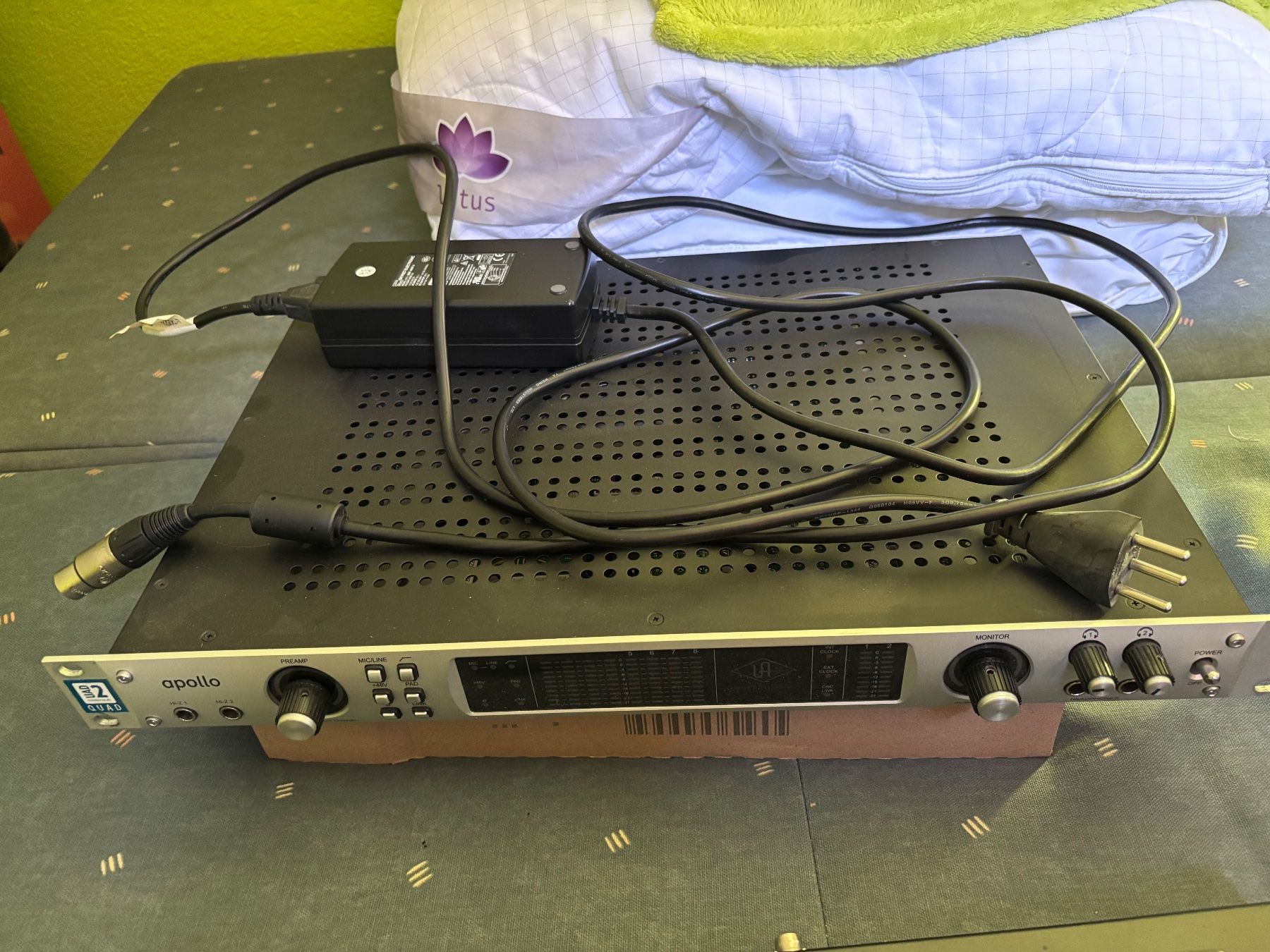 Universal Audio Attrezzatura per studi di registrazione: Universal Audio Apollo 2 QUAD Firewire Audio Interface – Usato da Basel venduto da Stookie