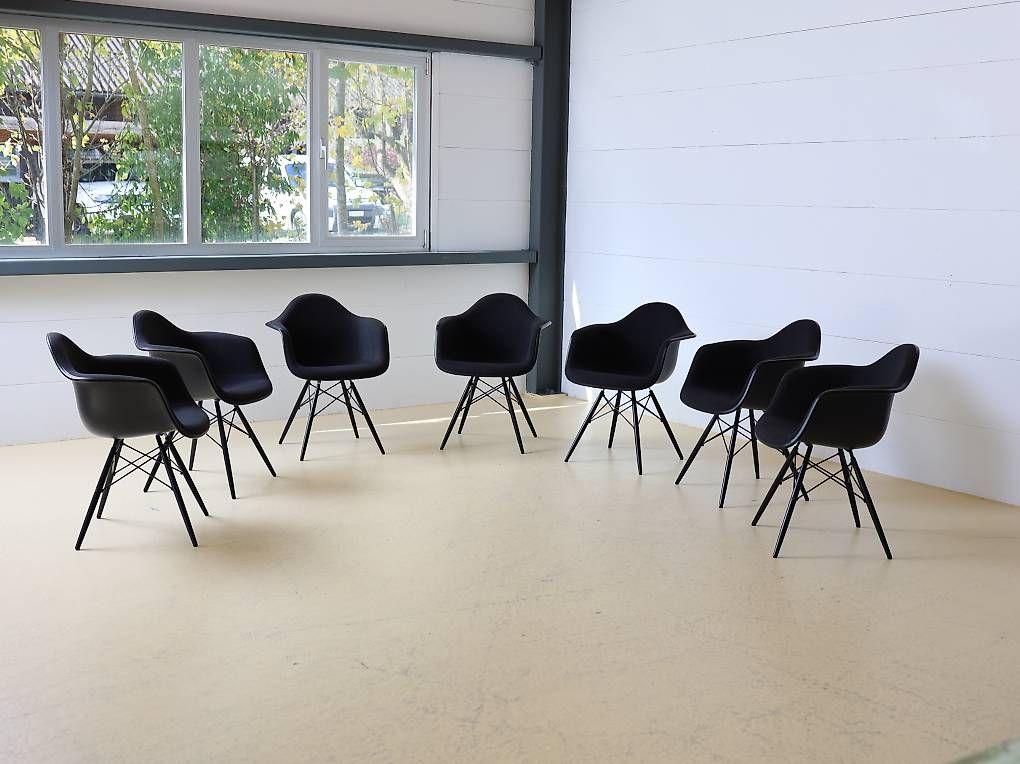 Vitra Sedie: 2 VITRA Armchairs DAW von Eames – Usato da Meinisberg venduto da atelier_TILIJA 3